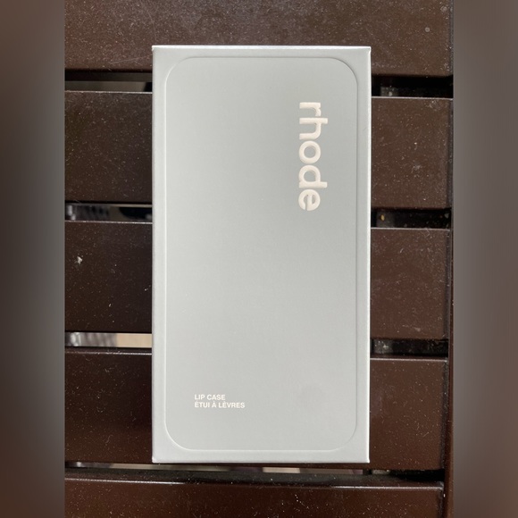 Rhode skincare lipcase cover Apple 15 PRO NWB Hailey beiber - Picture 4 of 6